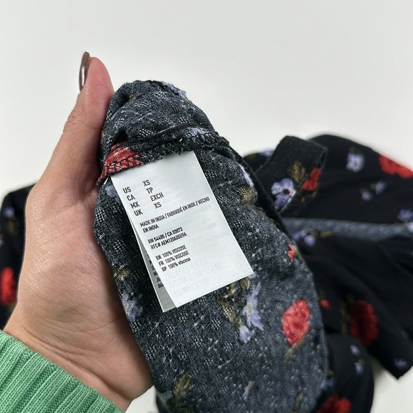 American Eagle Flowy 3/4 Sleeve Crop top Floral Size XS - Picture 4 of 5